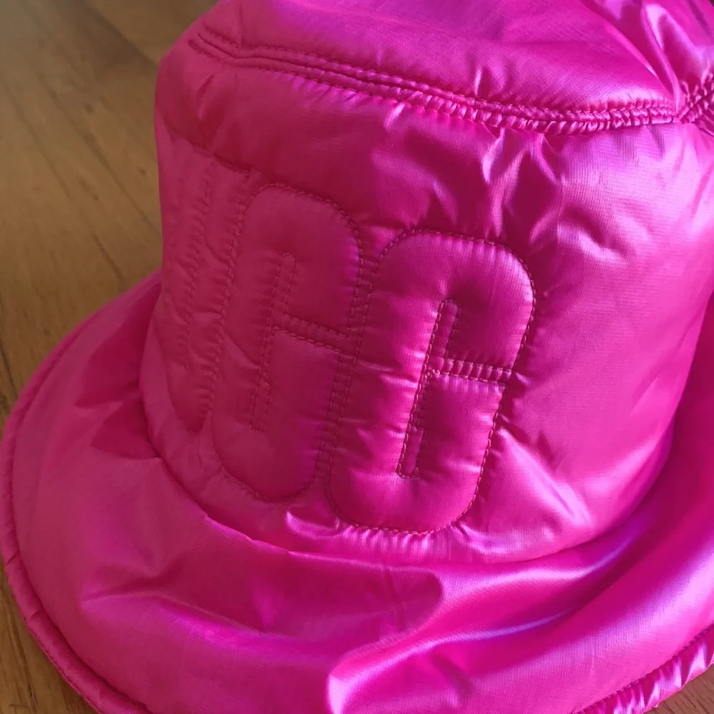 NWT UGG Quilted Logo Bucket Hat - Size S/M - Picture 7 of 10